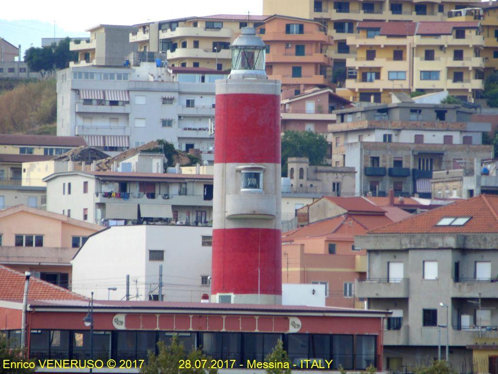 40- b -  Faro di Punta Pezzo ( Villa San Giovanni - ITALY).jpg